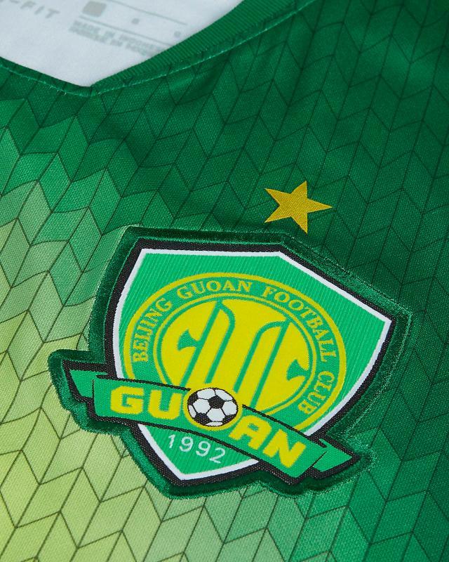 世界杯客户端升级下载-有点像?国安新队徽1号候选VS美国奥兰多城队徽